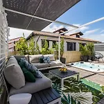 Villa Bloomy -