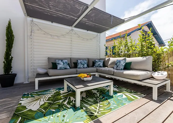 Bloomy - 比亚里茨